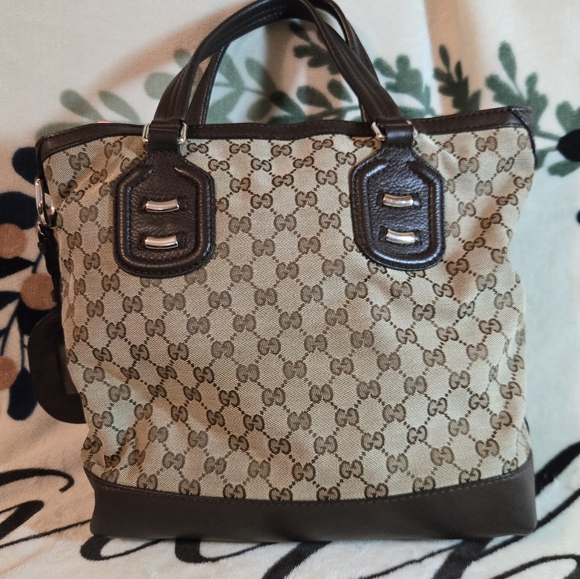💯 Authentic Gucci GG Canvas Techno Tote (Beige and Brown) - Picture 2 of 16